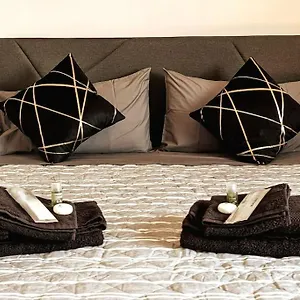 With Free Parking 5 Minutes Walk From Arena , Verona Italia